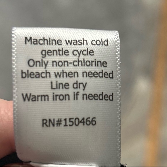 Cross front / tie back sleeveless blouse new with tags - Picture 8 of 8